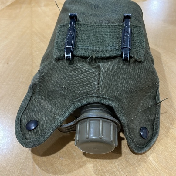 Insulated canteen - Picture 3 of 8